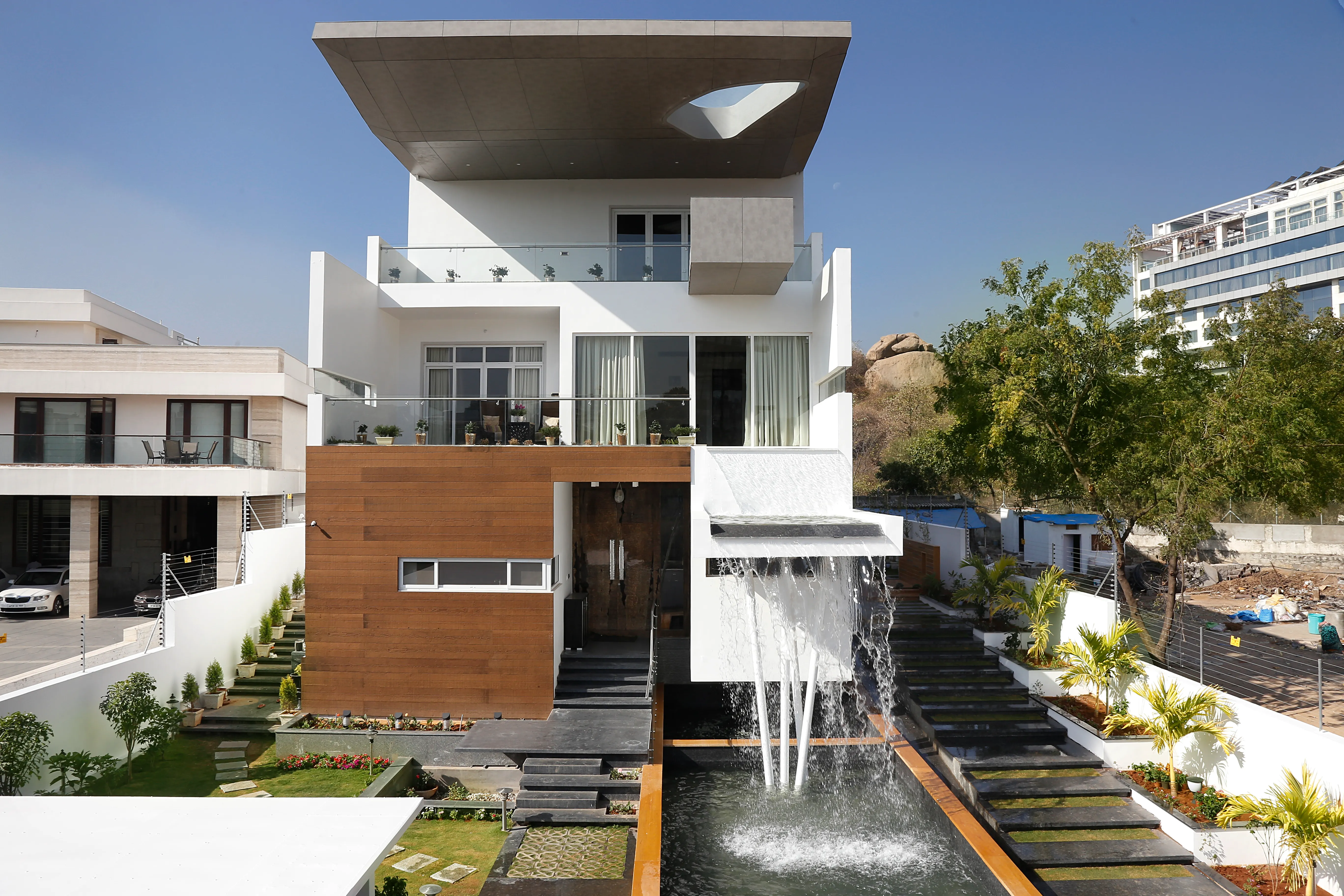 Cantilever House View 6