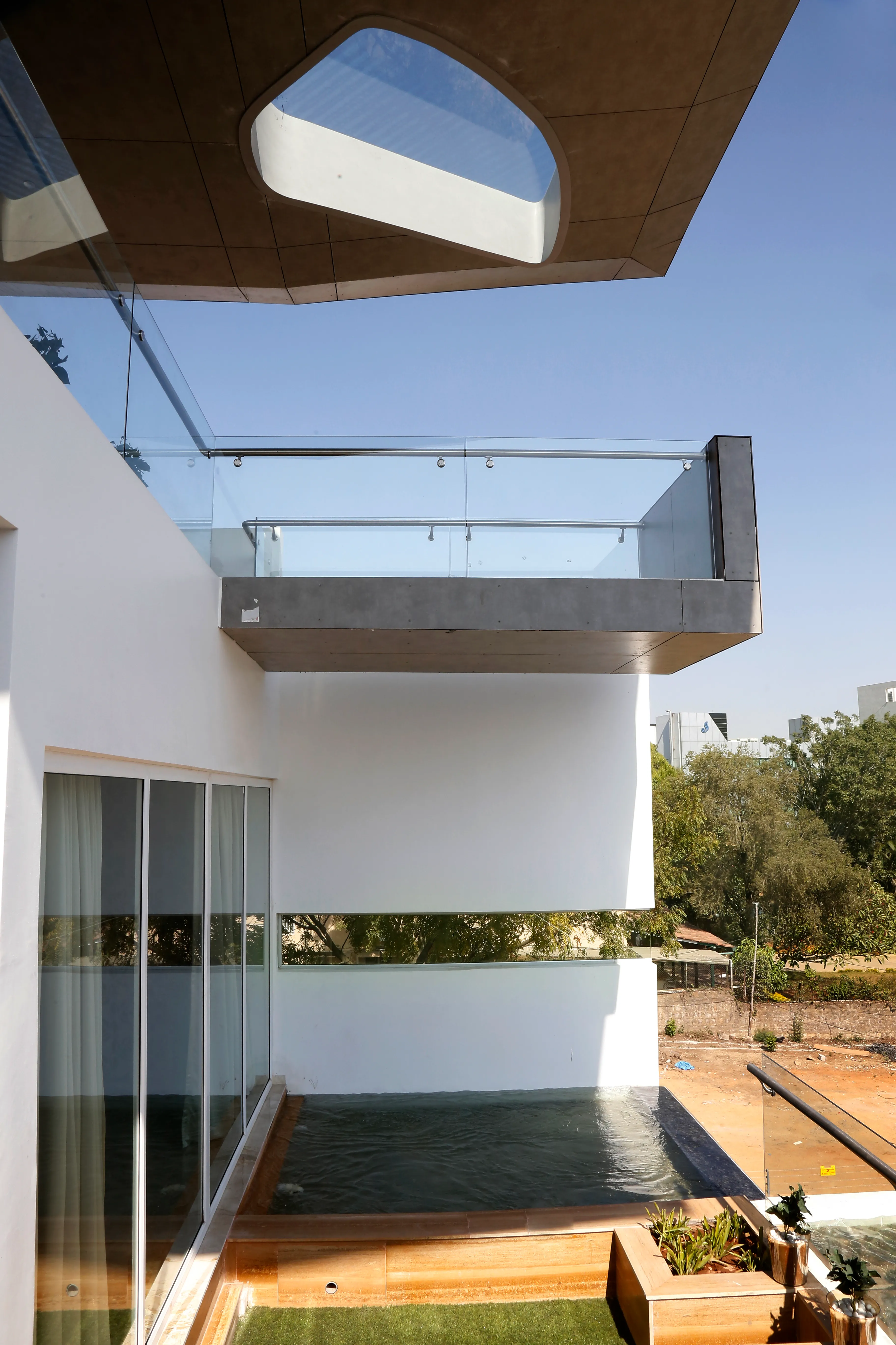 Cantilever House View 7