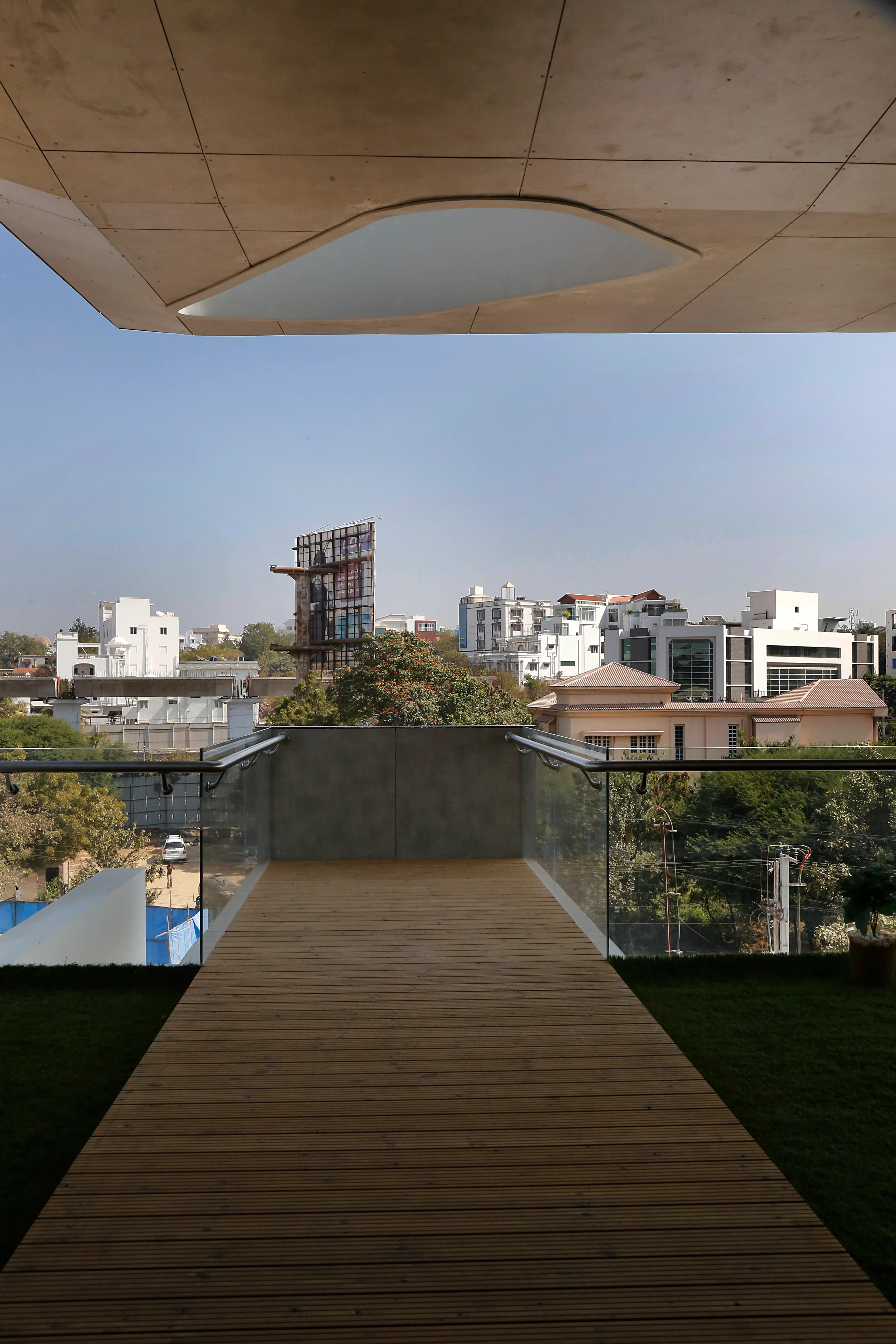 Cantilever House View 8